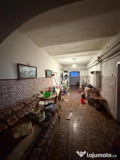 Casă cu 3 camere cu Teren 619 Mp în Central