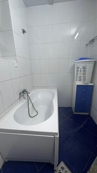 Apartament cu 2 camere decomandat în Universitate