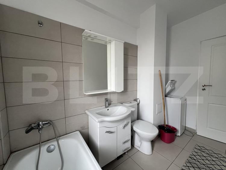 Apartament cu 2 camere semidecomandat, mobilat în Florești