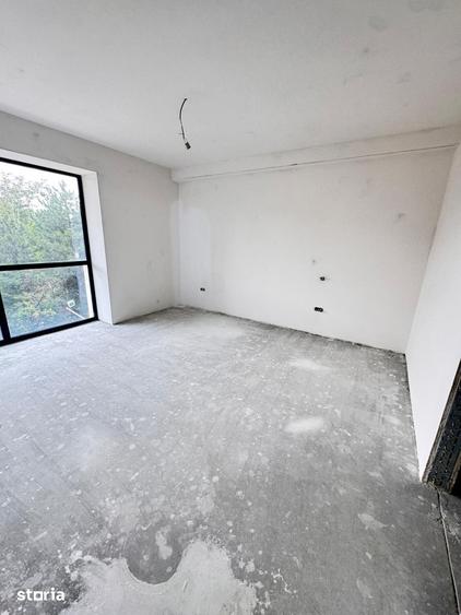 Apartament cu 5 camere în Sud