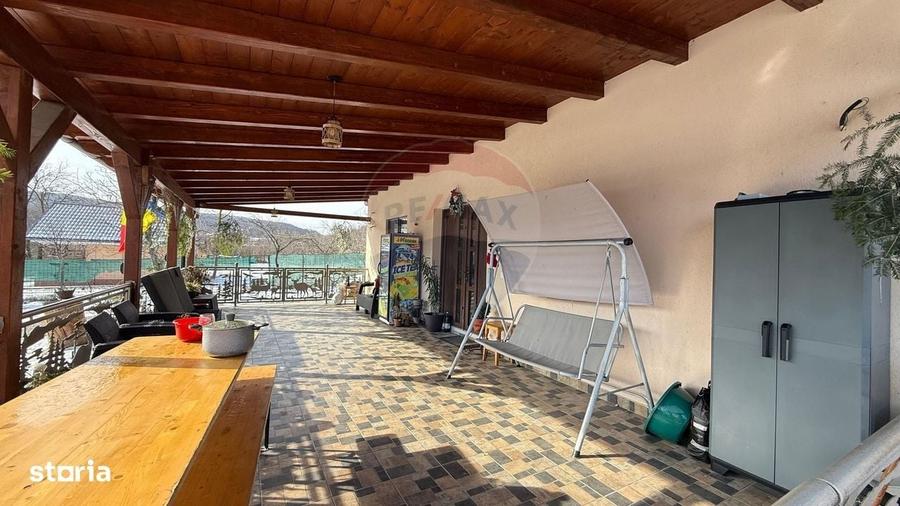 Casă cu 4 camere în Bâlca