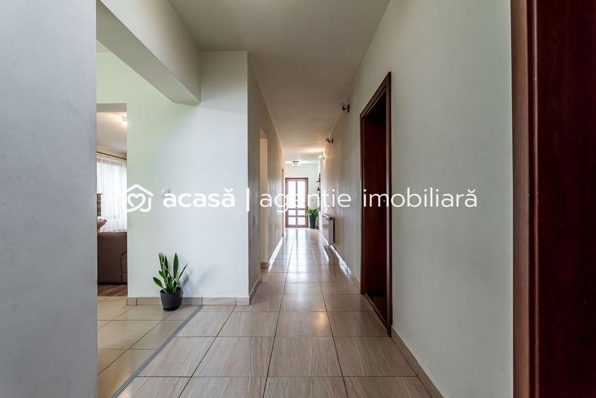 Casă individuală cu 5 camere cu Piscina în Aradul Nou