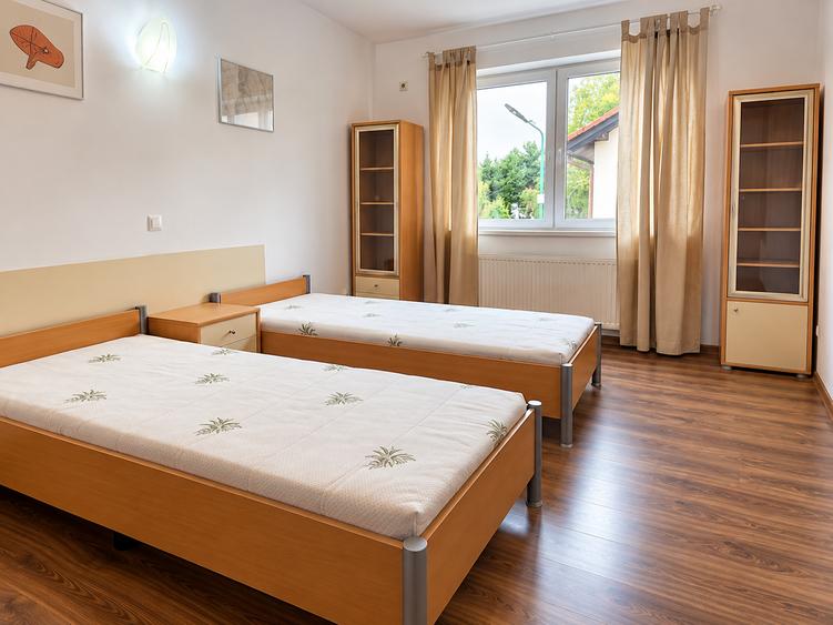 Duplex cu 5 camere cu Canalizare în Central