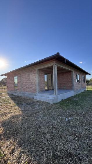 Casă cu 3 camere în Lăpuș