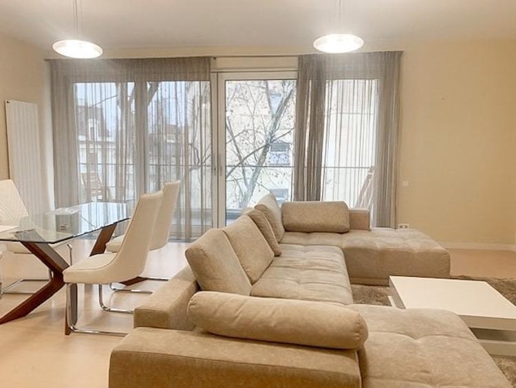 Apartament cu 4 camere decomandat, mobilat în Dorobanți