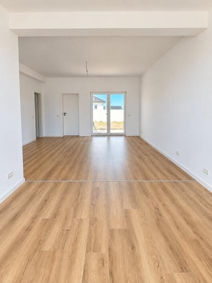 Duplex cu 4 camere cu Teren 365 Mp în Săcălaz