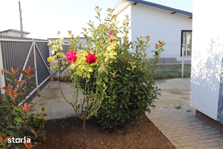 Casă cu 3 camere cu Teren 400 Mp în Bârnova