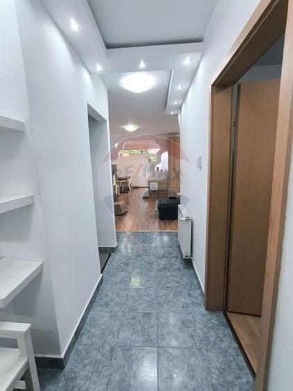 Casă cu 5 camere cu Teren 231 Mp în Bună Ziua