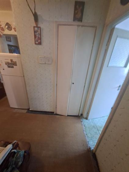 Apartament cu 4 camere semidecomandat în Podu Roș