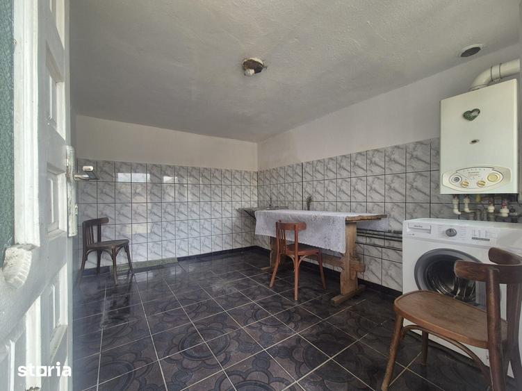 Casă cu 6 camere cu Teren 1000 Mp în Central