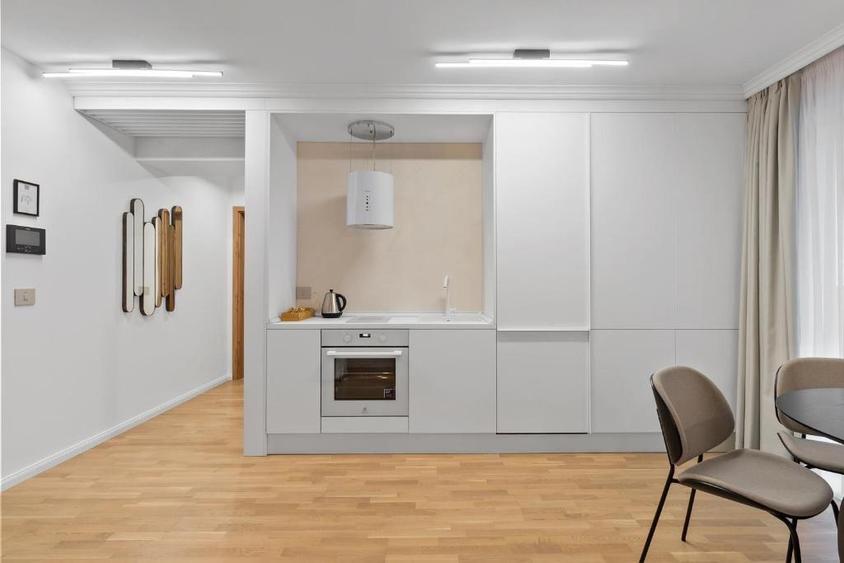 Apartament cu 2 camere decomandat, mobilat în Central