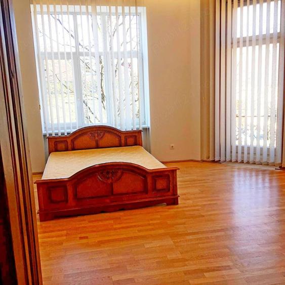 Apartament cu 3 camere semidecomandat în Elisabetin