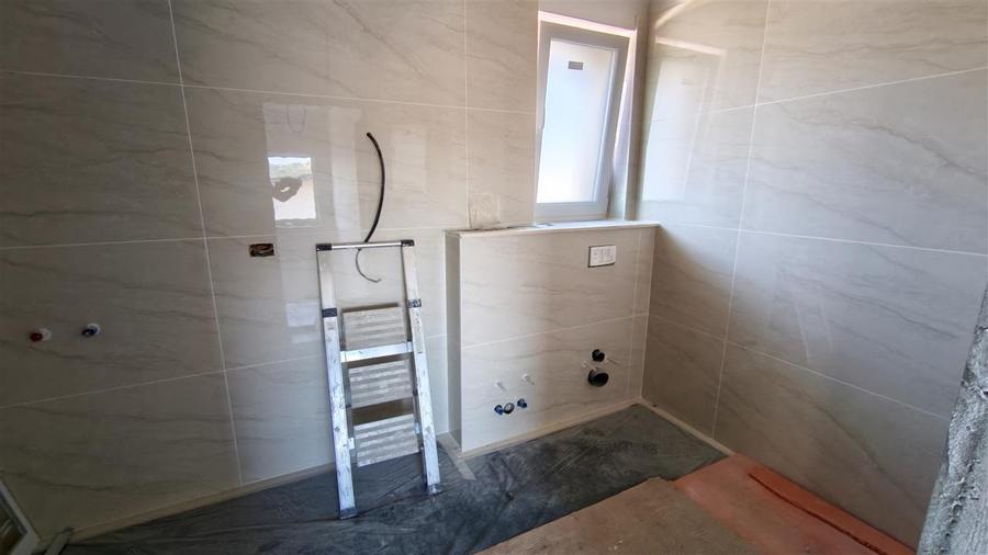 Casă individuală cu 4 camere cu Canalizare în Rediu