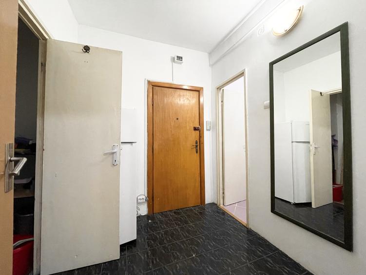 Apartament cu 2 camere semidecomandat, mobilat în Complex Studențesc