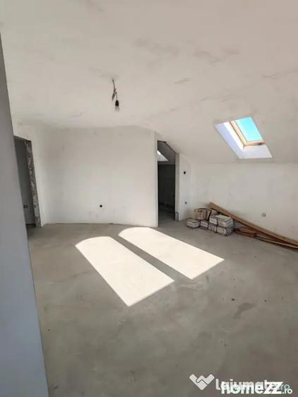 Casă cu 5 camere cu Teren 2305 Mp în Lăpuș