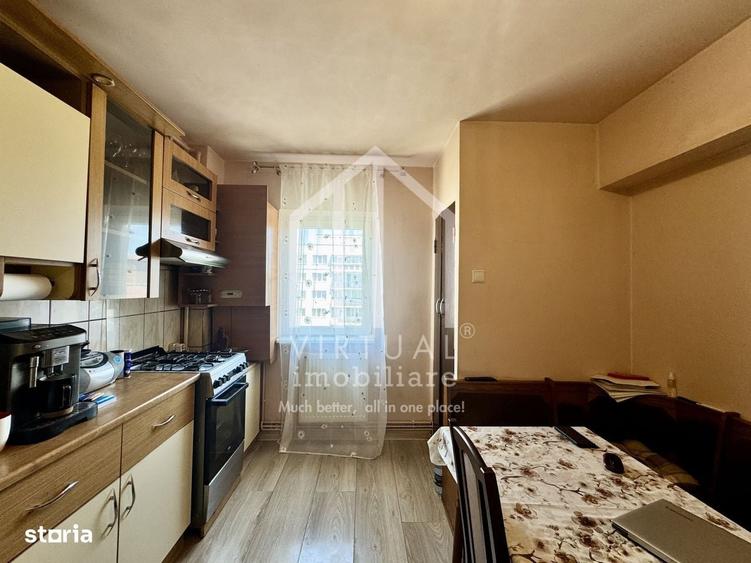 Apartament cu 4 camere decomandat în Est