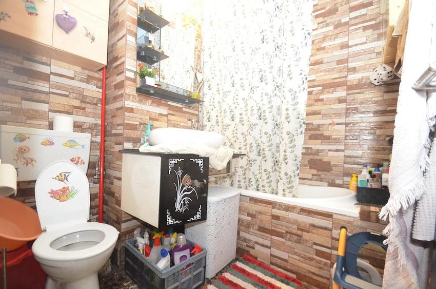 Apartament cu 2 camere decomandat în Complex Studențesc