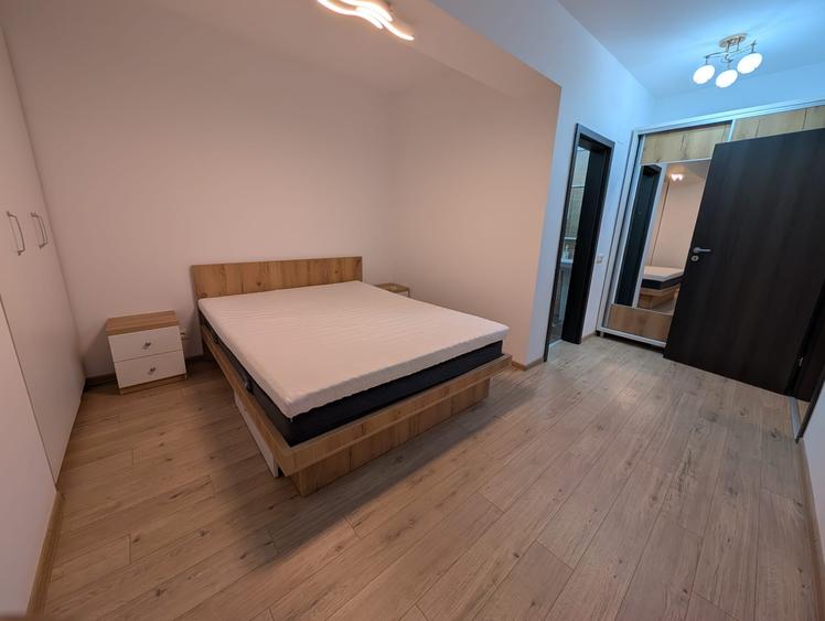 Apartament cu 3 camere semidecomandat în Drumul Taberei