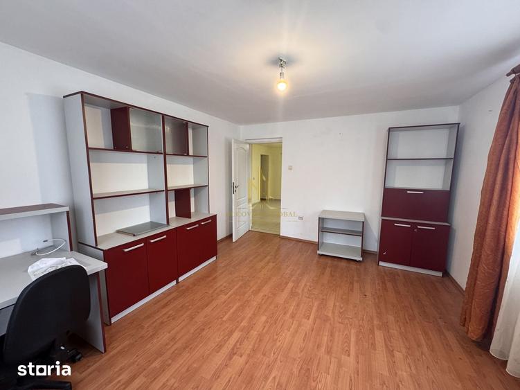 Casă cu 5 camere cu Teren 337 Mp în Central