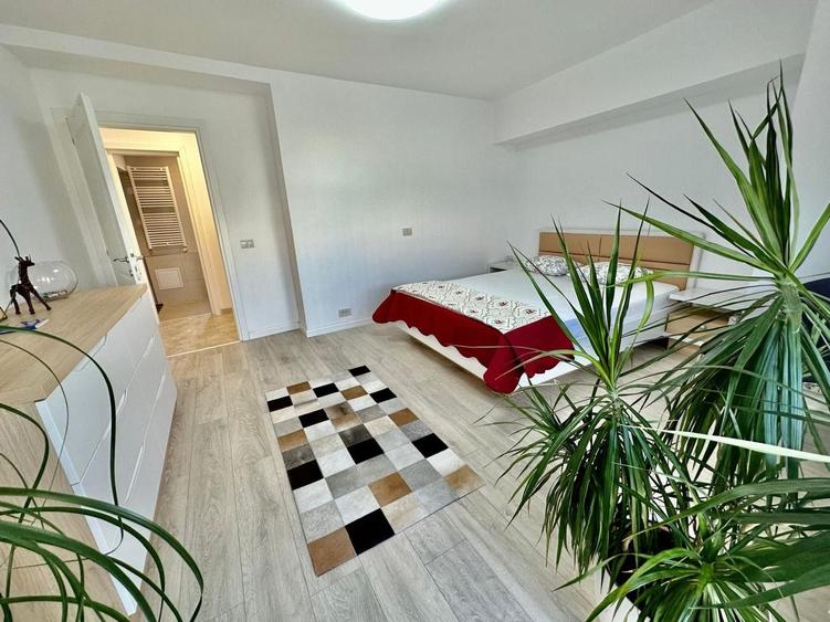 Apartament cu 3 camere decomandat, mobilat în P-ța Alba Iulia
