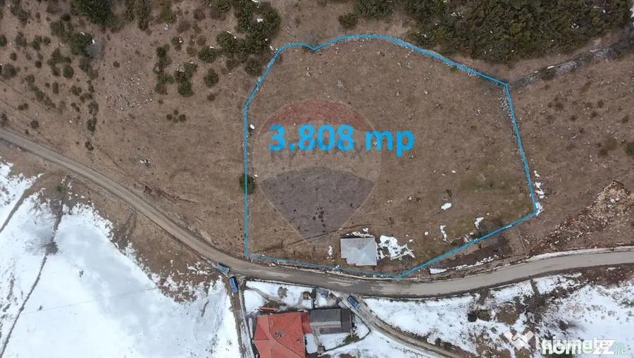 Teren de 3808 mp, în Fundata