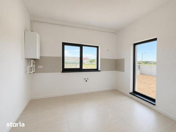 Casă cu 4 camere cu Teren 500 Mp în Clinceni
