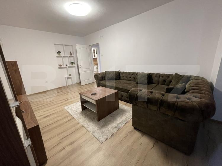 Apartament cu 3 camere decomandat, mobilat în Central
