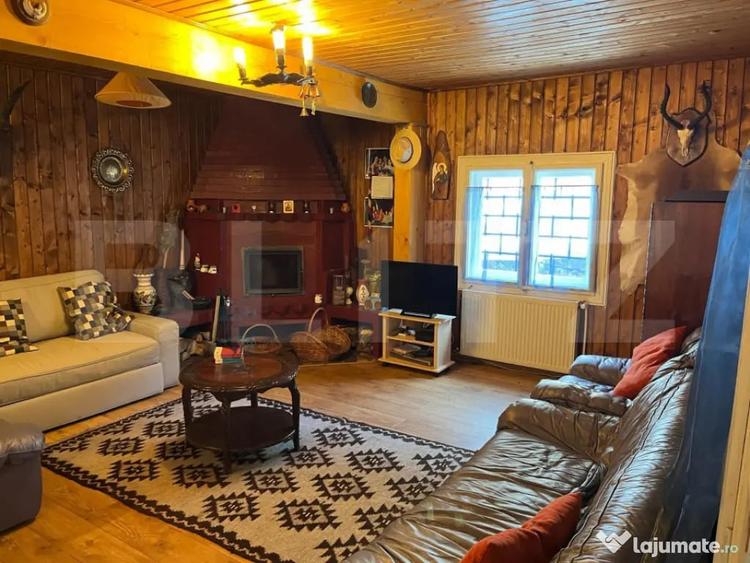Casă cu 3 camere cu Teren 2243 Mp în Central