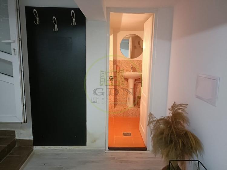 Casă individuală cu 5 camere cu Canalizare în Reghin