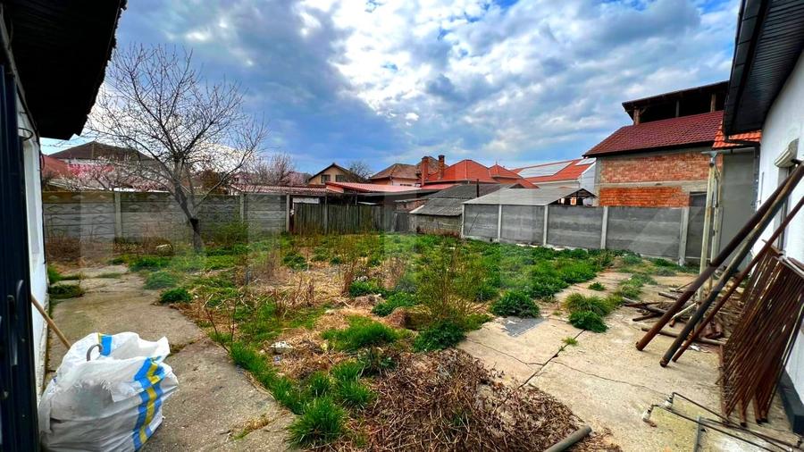 Casă individuală cu 6 camere cu Canalizare în Central