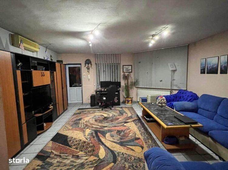 Casă cu 7 camere cu Teren 200 Mp în Vitan