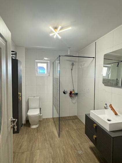 Casă individuală cu 6 camere cu Canalizare în Sărata (Sărata)