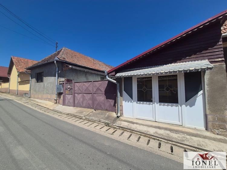 Casă individuală cu 3 camere cu Teren 700 Mp în Cricău