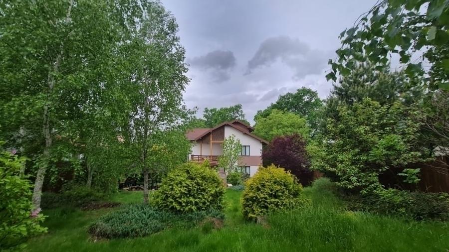 Casă individuală cu 5 camere în Pietrărie