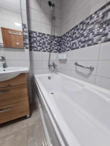 Apartament cu 2 camere decomandat în Prundu