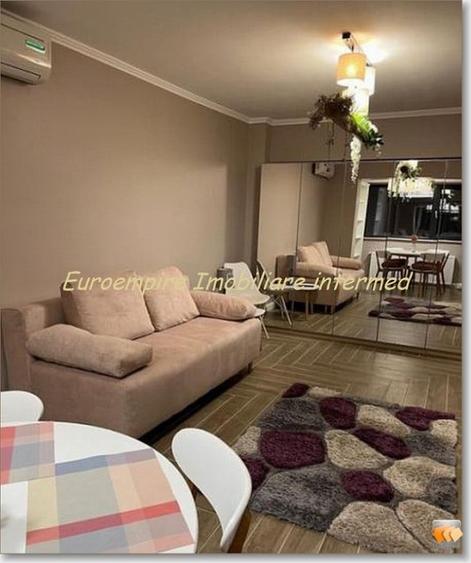Apartament cu 2 camere decomandat în Casa de Cultură