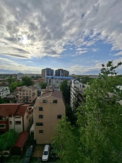 Apartament cu 2 camere decomandat în Titan