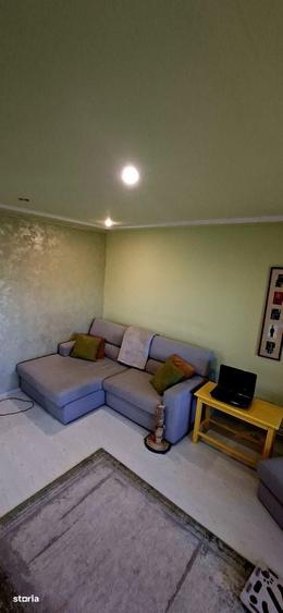 Apartament cu 3 camere decomandat în Prundu