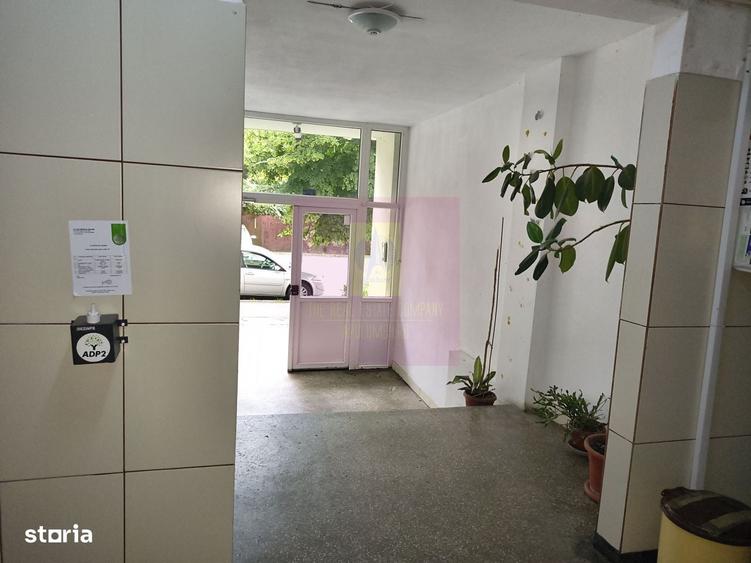 Apartament cu 3 camere decomandat în Colentina