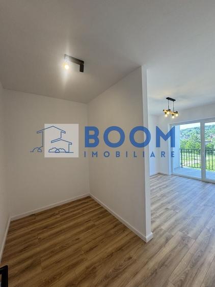 Apartament cu 3 camere decomandat, mobilat în Parc Zăvoi