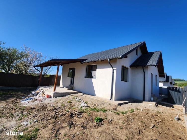 Casă cu 3 camere în Mărgineni