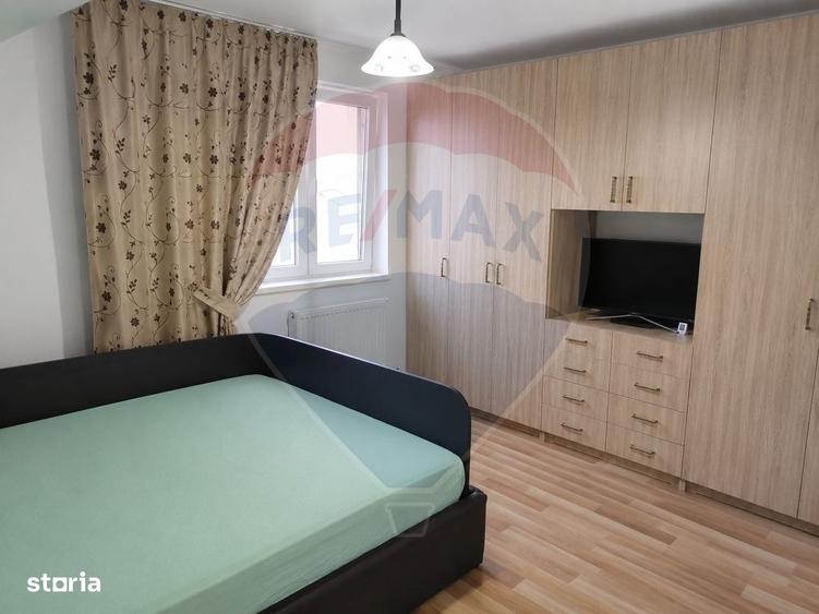 Apartament cu 3 camere decomandat în Cetate