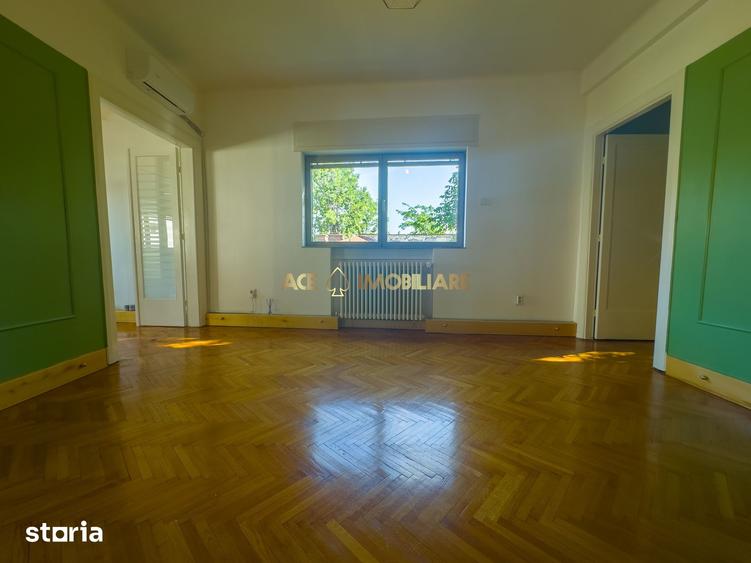 Apartament cu 4 camere, mobilat în Centrul Civic
