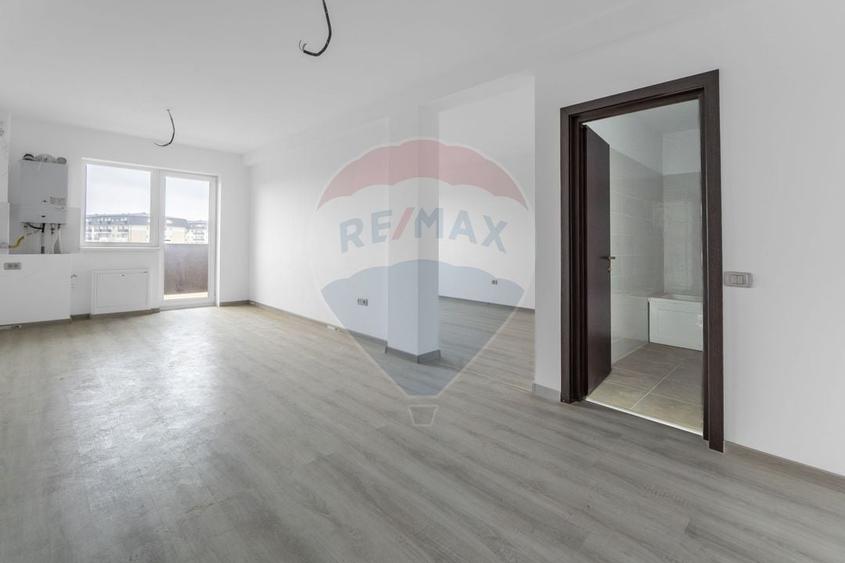 Apartament cu 2 camere semidecomandat în Sânpetru