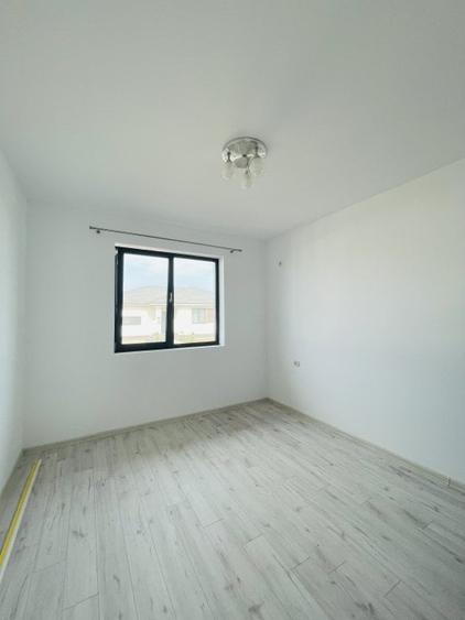 Casă individuală cu 4 camere cu Teren 510 Mp în Balotești