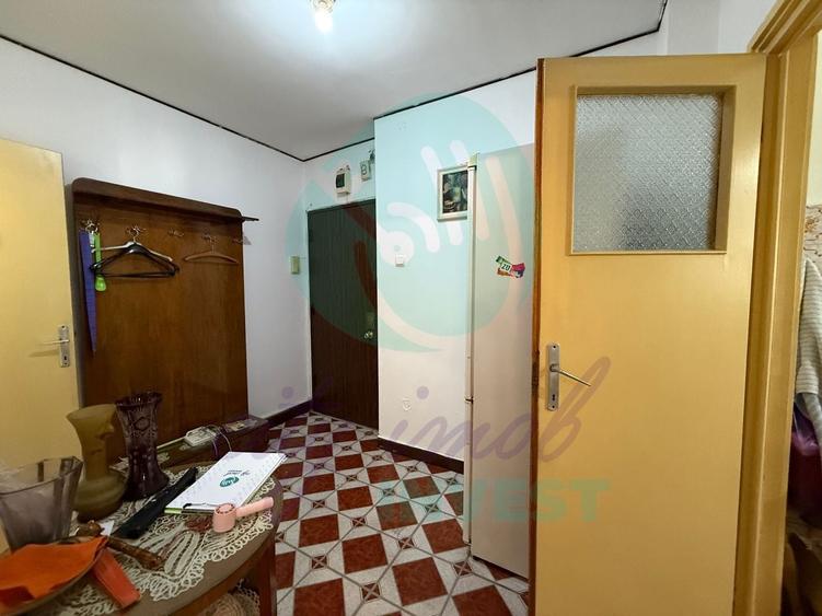 Apartament cu 3 camere semidecomandat în Vatra Luminoasă