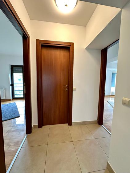 Apartament cu 3 camere decomandat în Bucium