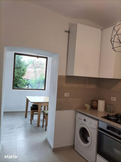 Casă cu 5 camere cu Teren 180 Mp în Schei