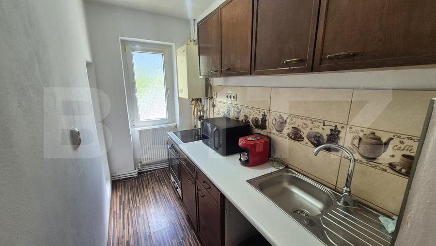 Apartament cu 2 camere semidecomandat, mobilat în Botizului