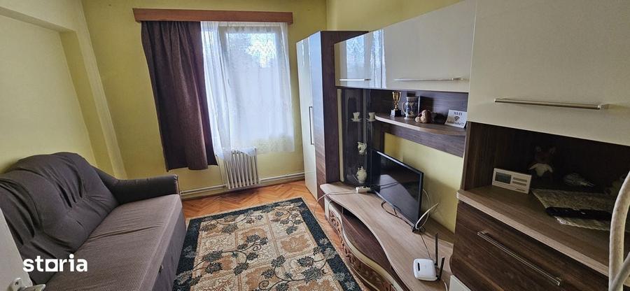 Apartament cu 4 camere decomandat în Ultracentral